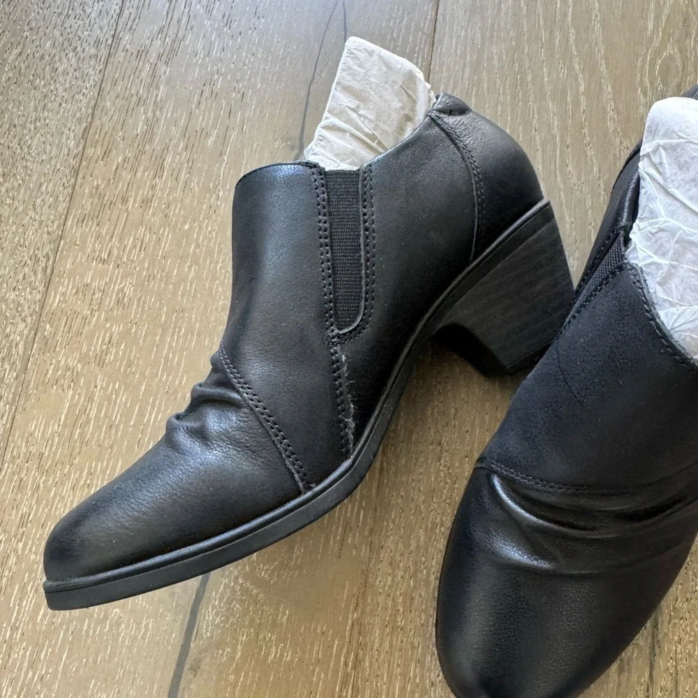 Clark’s Emily 2 Braley Black Ankle Boots
